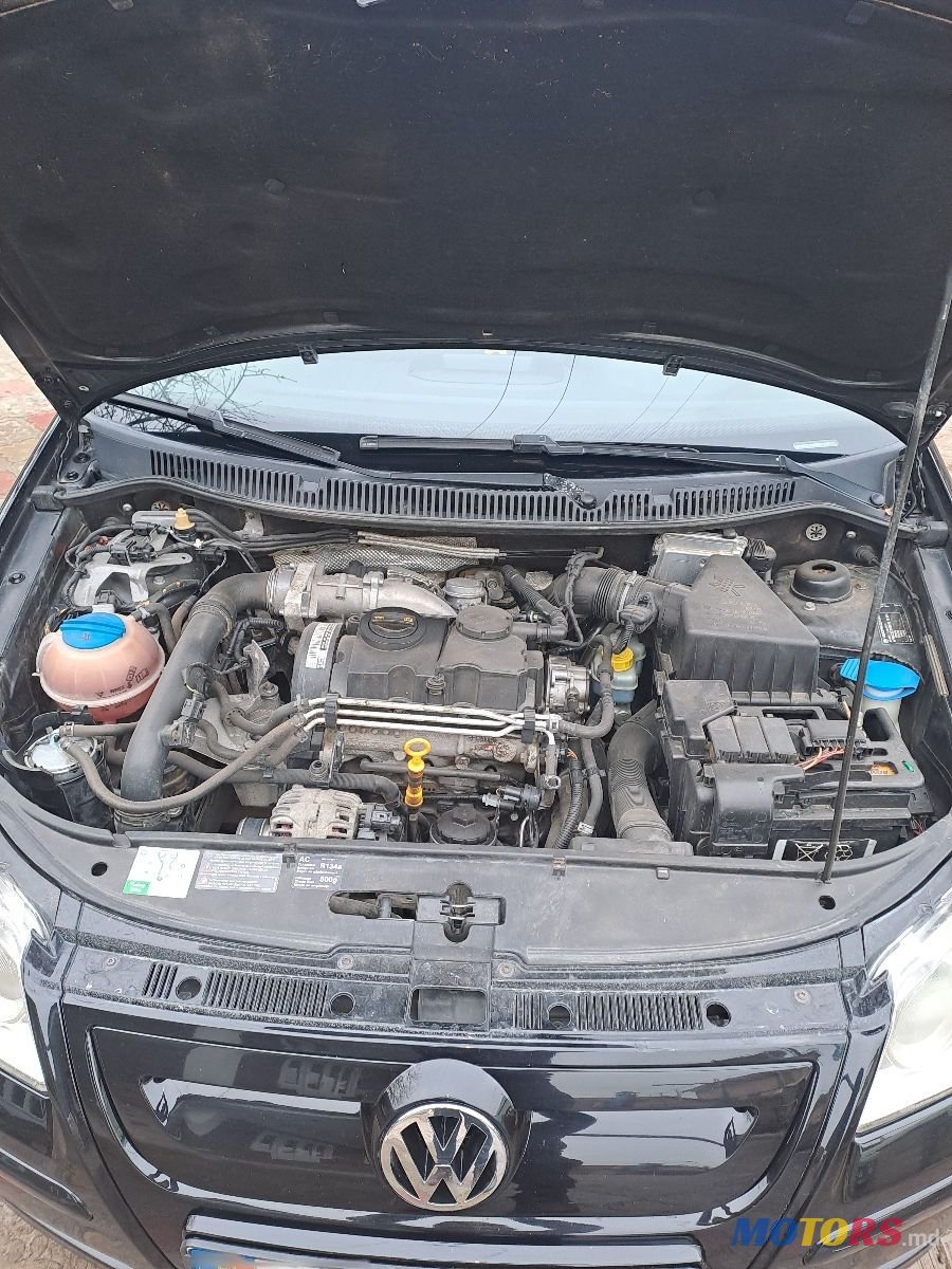 2008' Volkswagen Polo photo #6