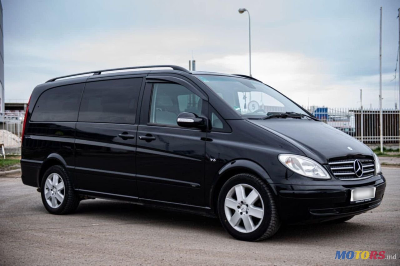 2008' Mercedes-Benz Viano photo #2