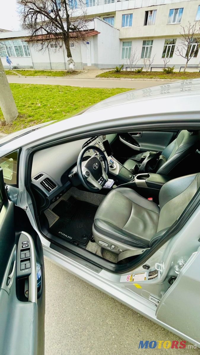 2014' Toyota Prius photo #6