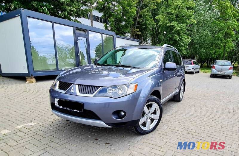 2007' Mitsubishi Outlander photo #1