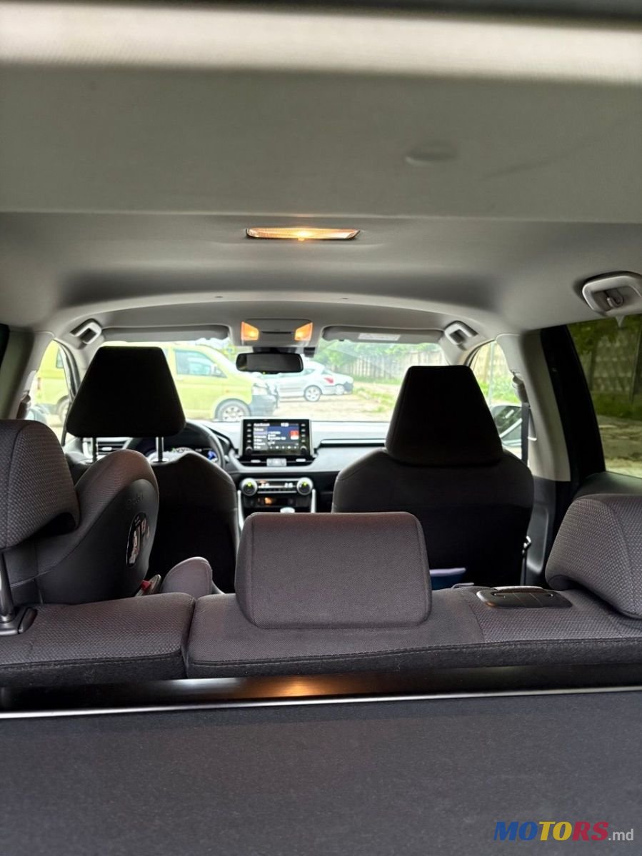 2020' Toyota RAV4 photo #5