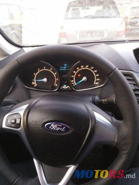 2013' Ford Fiesta photo #3