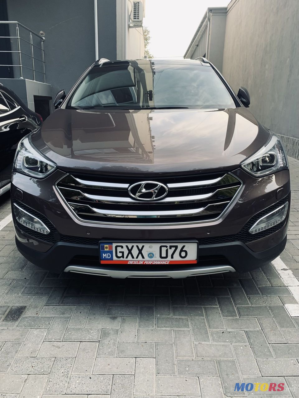 2015' Hyundai Santa Fe photo #2