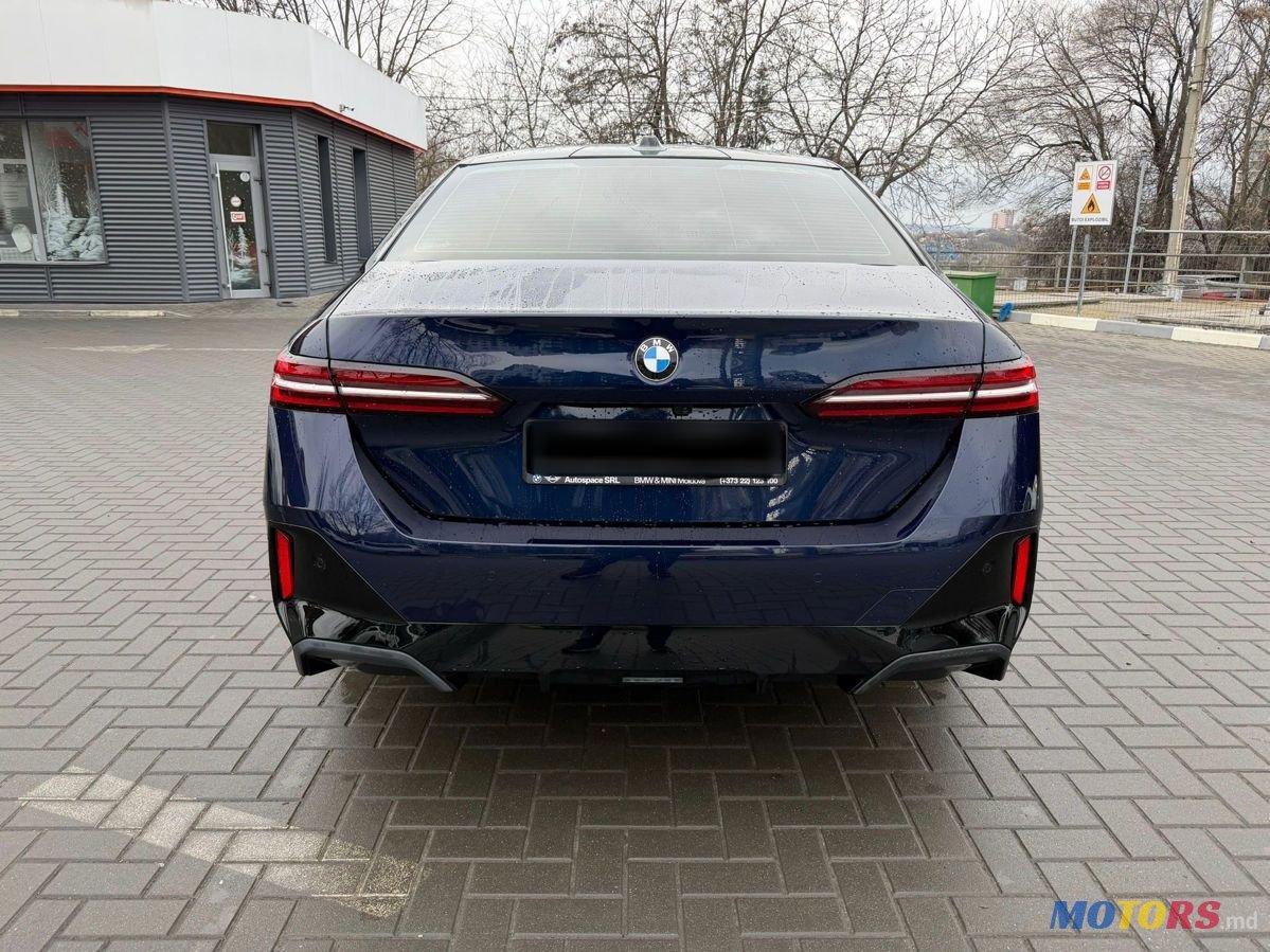 2023' BMW 5 Series photo #6