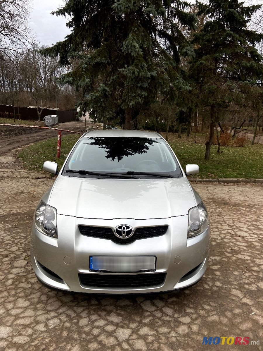 2008' Toyota Auris photo #2