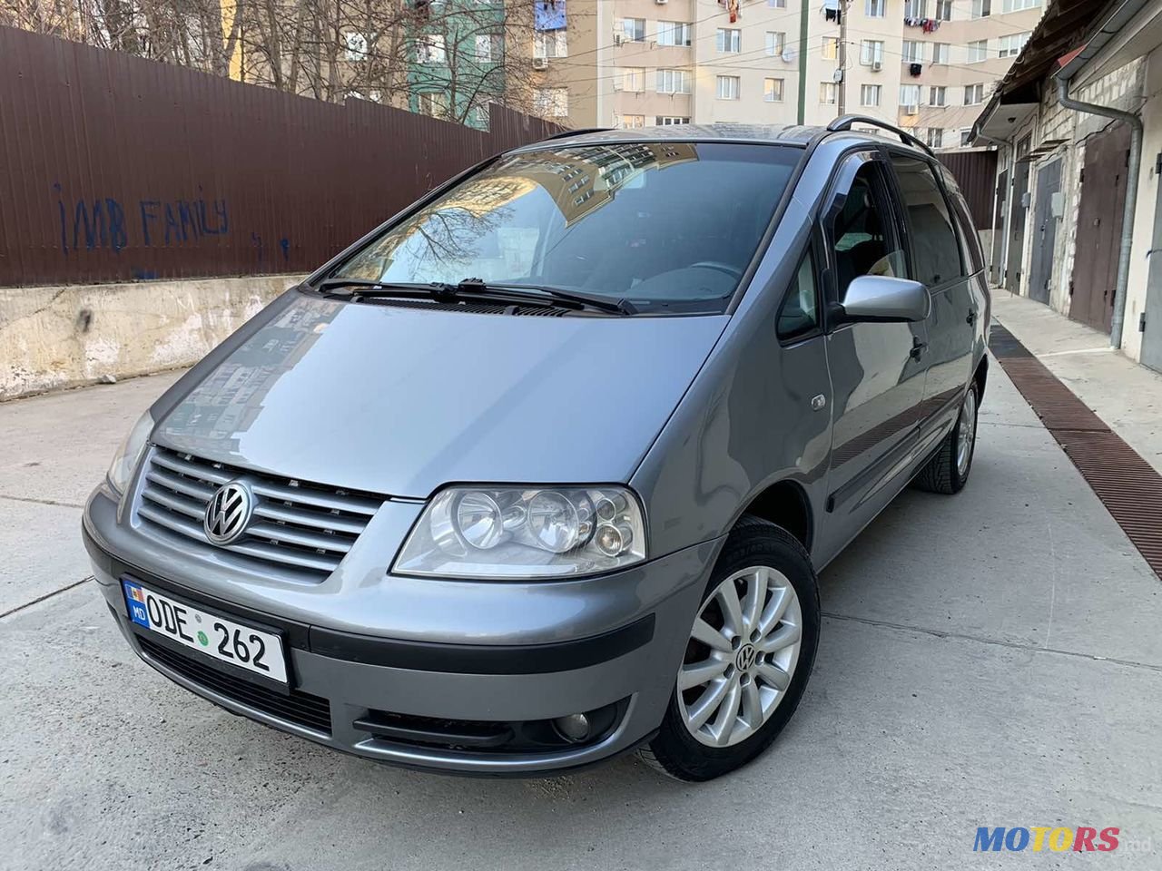 2003' Volkswagen Sharan photo #1