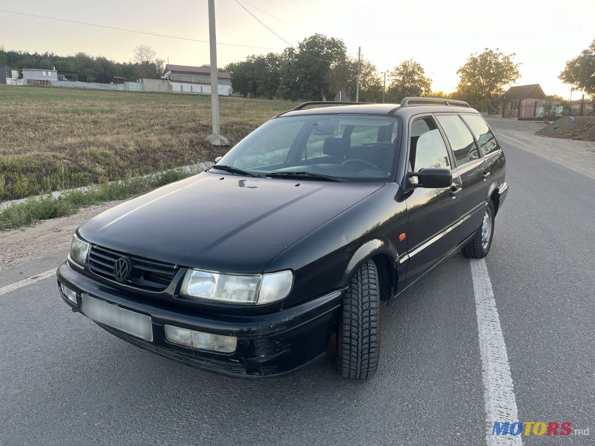 1995' Volkswagen Passat photo #1