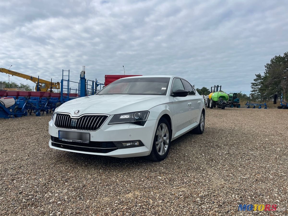 2015' Skoda Superb photo #4