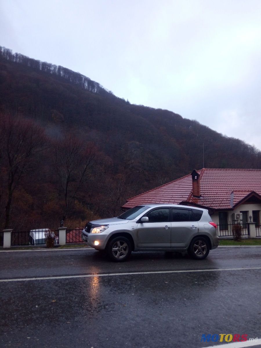 2007' Toyota RAV4 photo #4