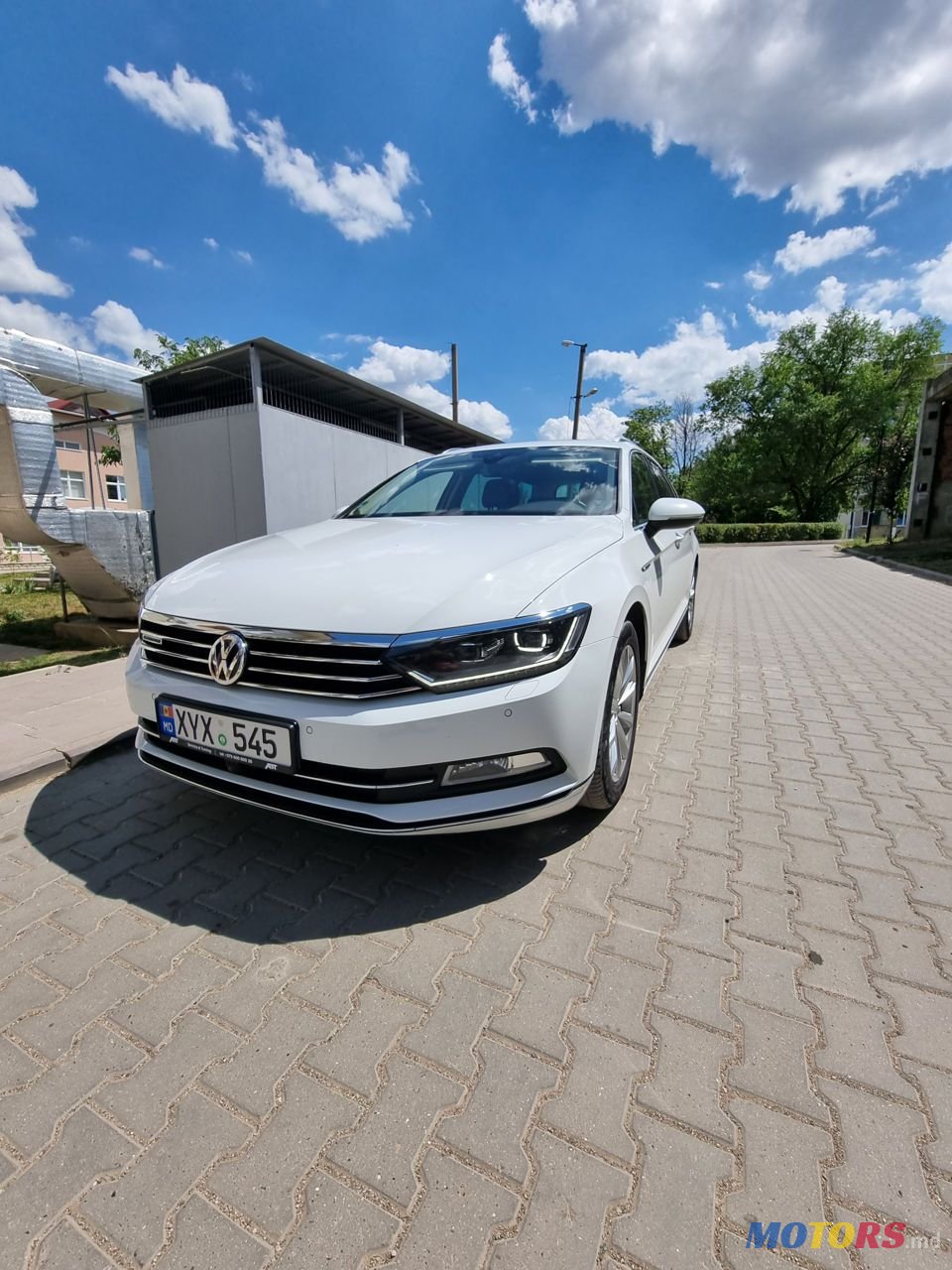 2017' Volkswagen Passat photo #2