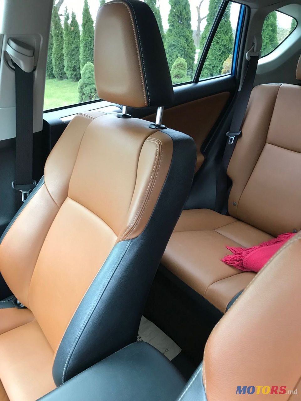 2016' Toyota RAV4 photo #3