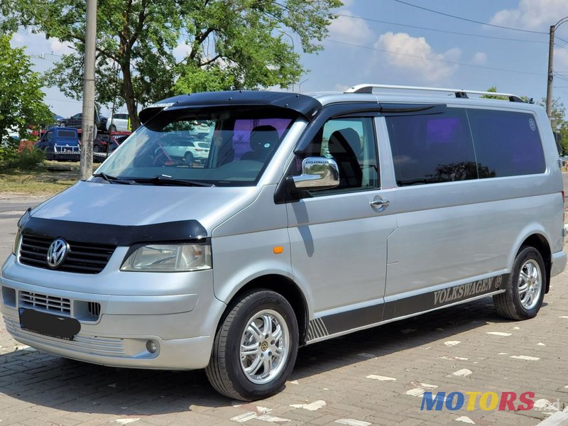 2005' Volkswagen Transporter photo #2