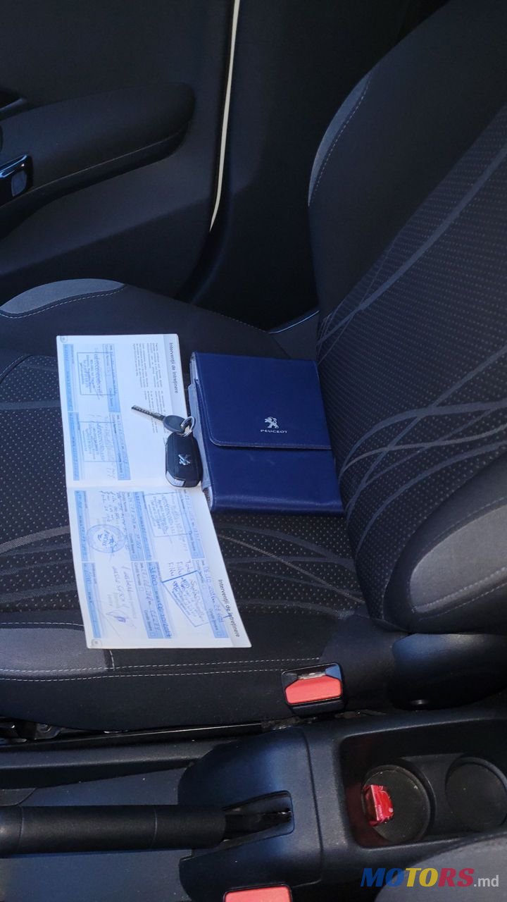 2014' Peugeot 208 photo #6