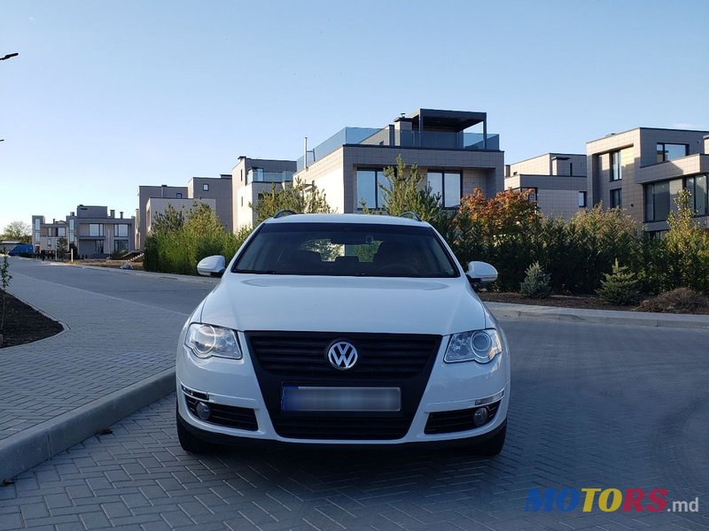 2009' Volkswagen Passat photo #1