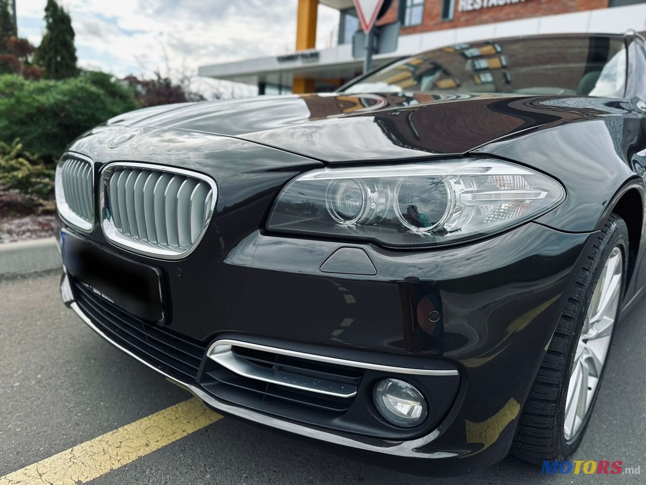 2013' BMW 5 Series photo #3