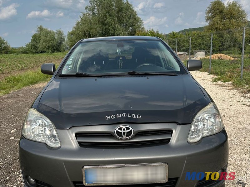 2005' Toyota Corolla photo #2