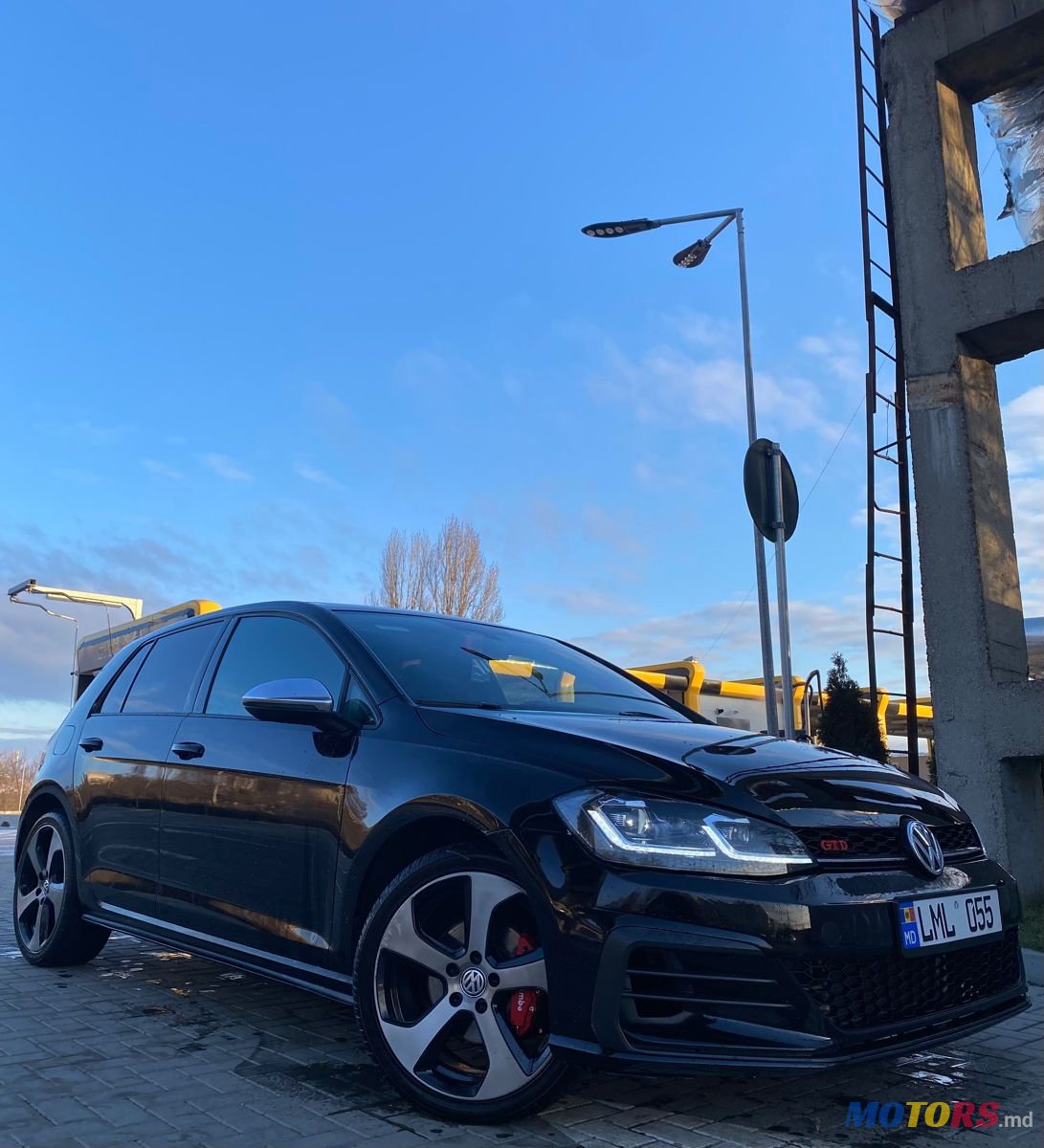 2016' Volkswagen Golf photo #2