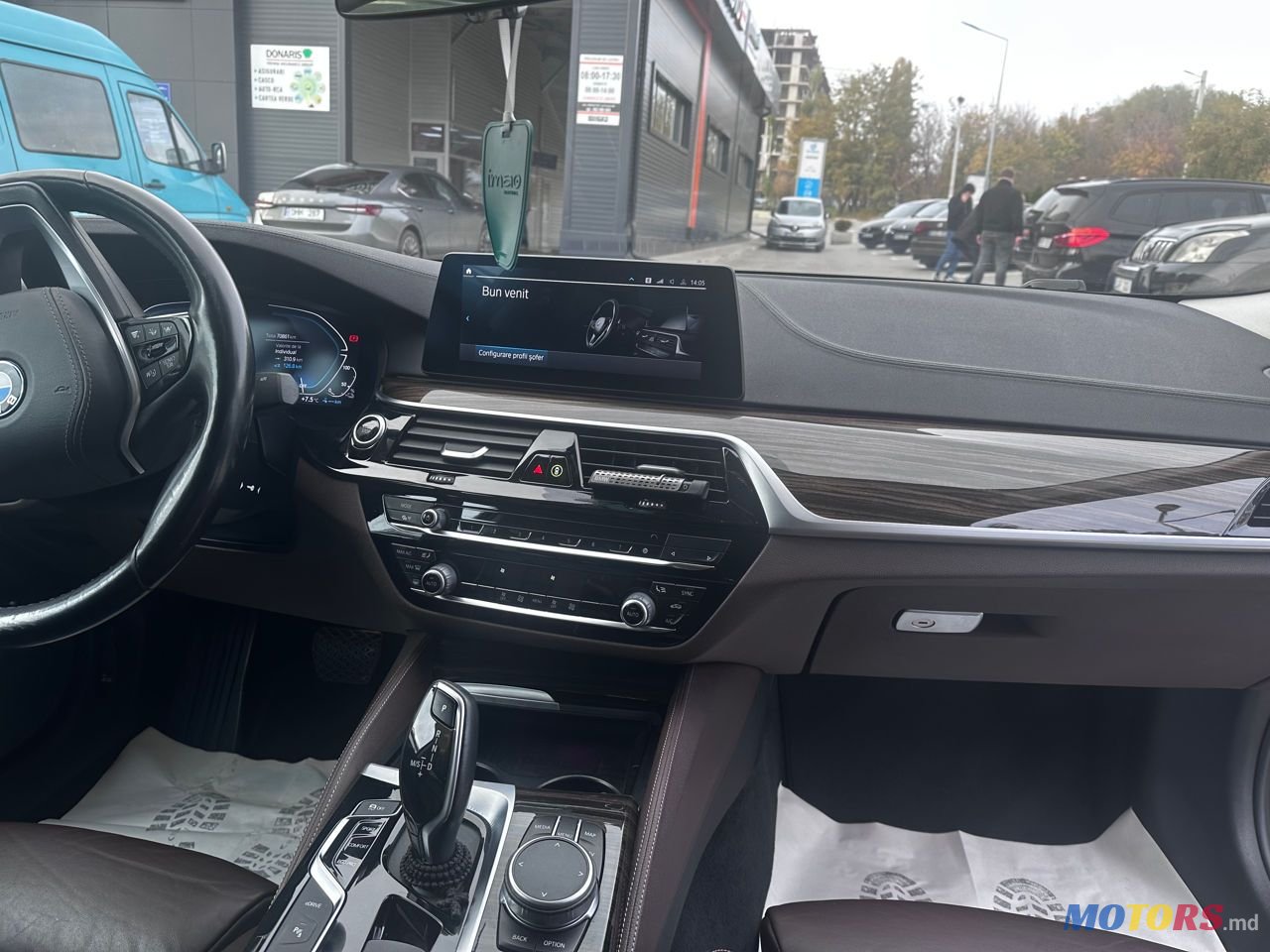 2019' BMW 5 Series photo #6