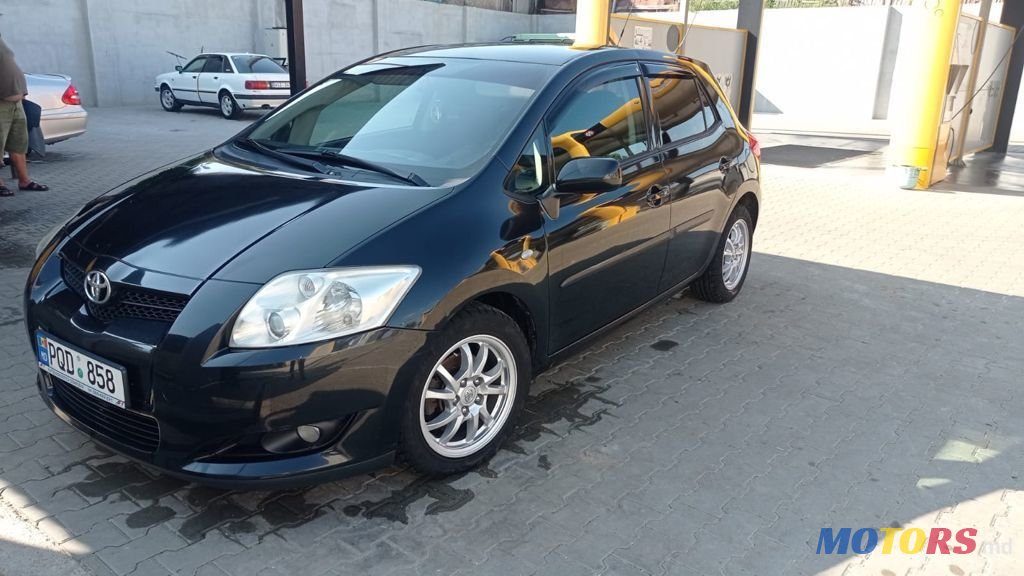 2007' Toyota Auris photo #1