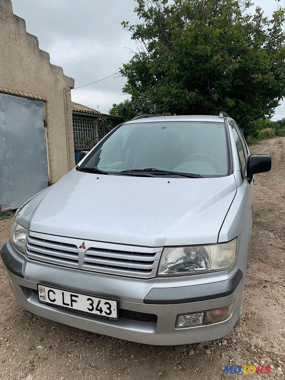 1999' Mitsubishi Space Wagon photo #3