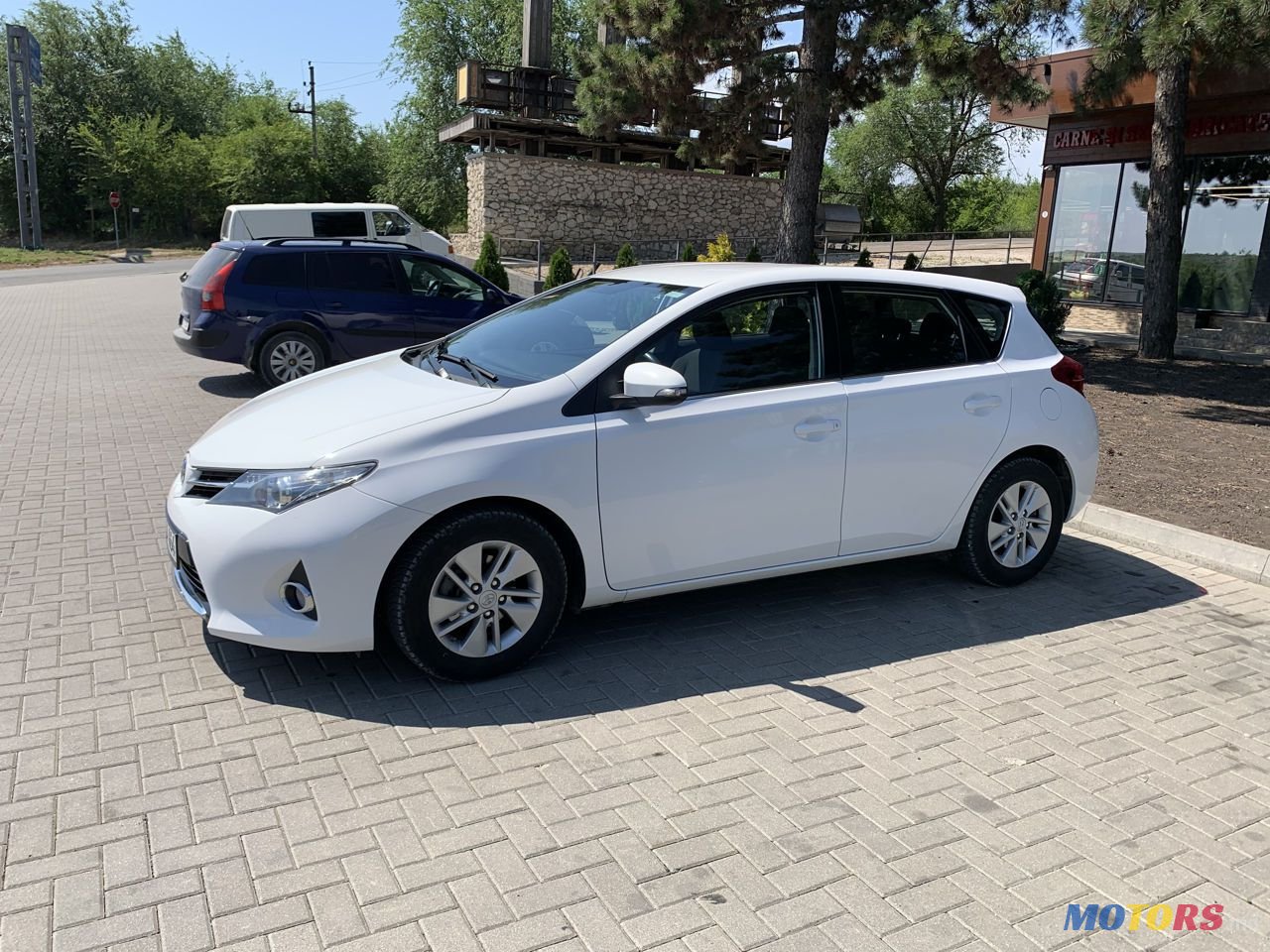 2014' Toyota Auris photo #5