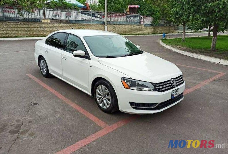 2013' Volkswagen Passat photo #1