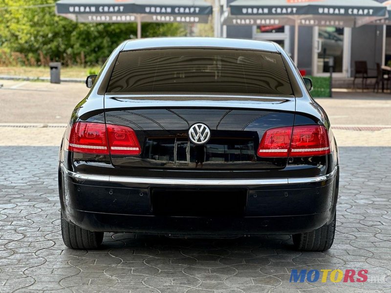 2012' Volkswagen Phaeton photo #3