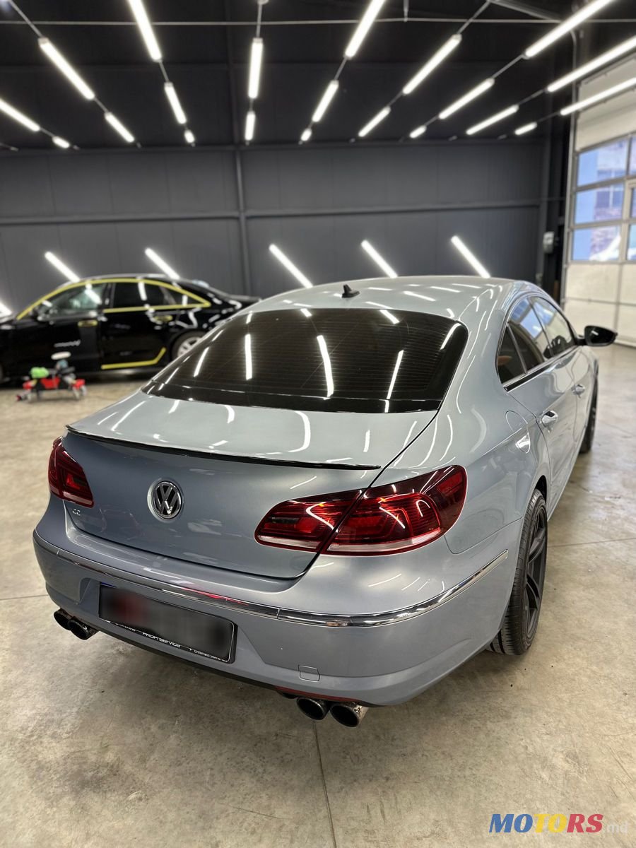 2013' Volkswagen Passat photo #2