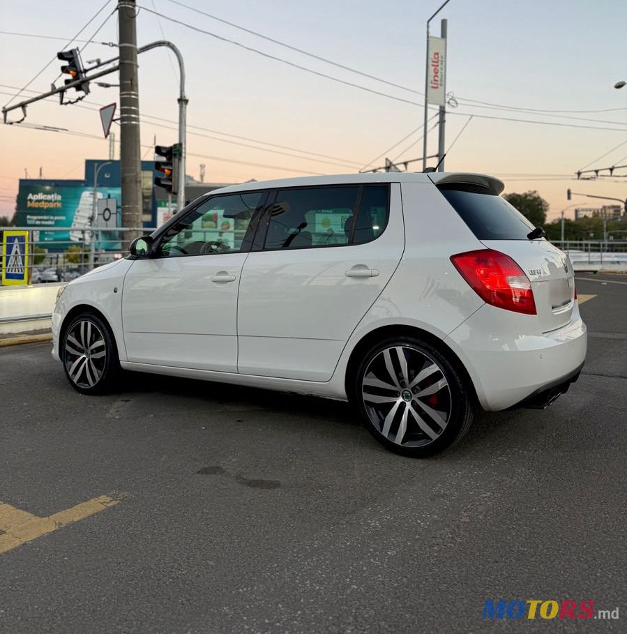 2010' Skoda Fabia photo #2