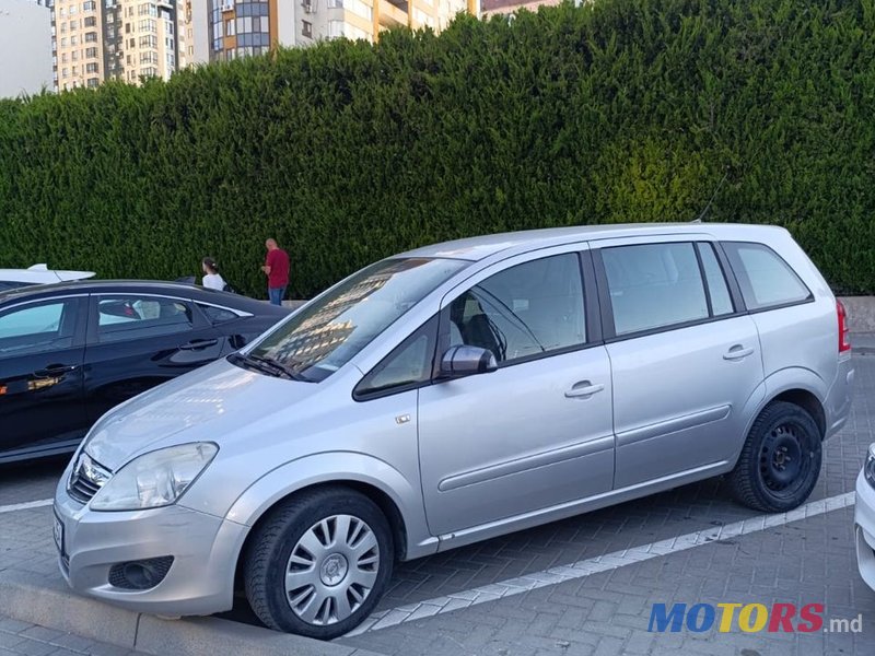 2009' Opel Zafira photo #6