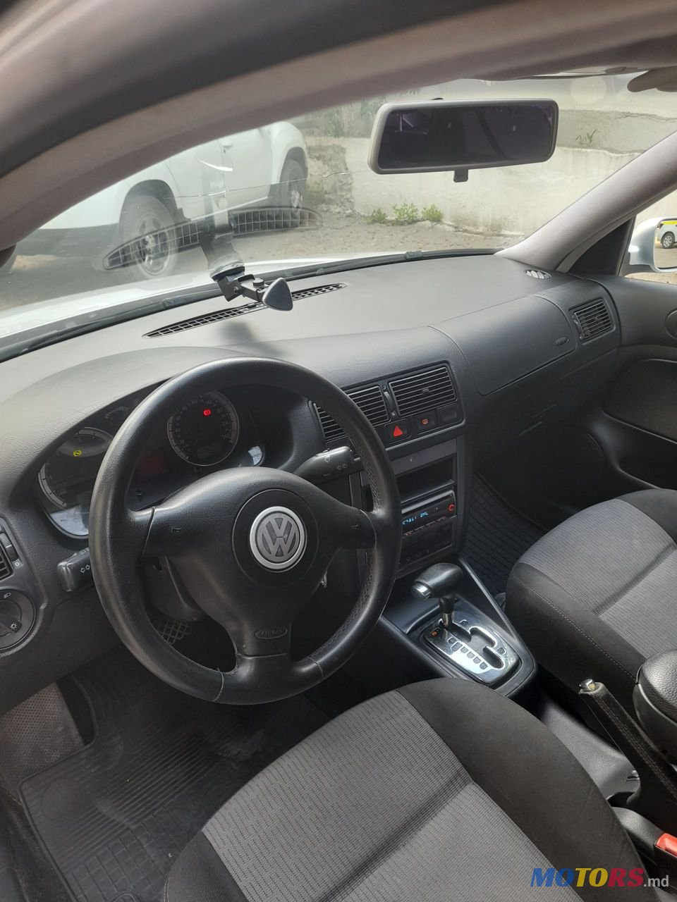 2002' Volkswagen Golf photo #5