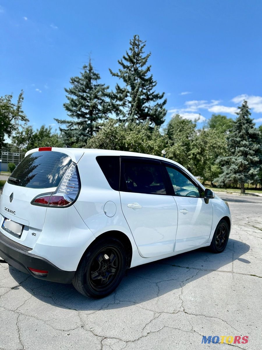 2012' Renault Scenic photo #4