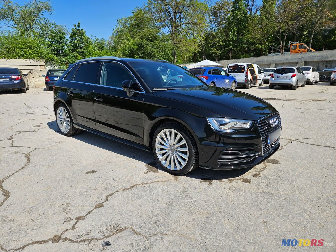 2015' Audi A3 E-Tron photo #2