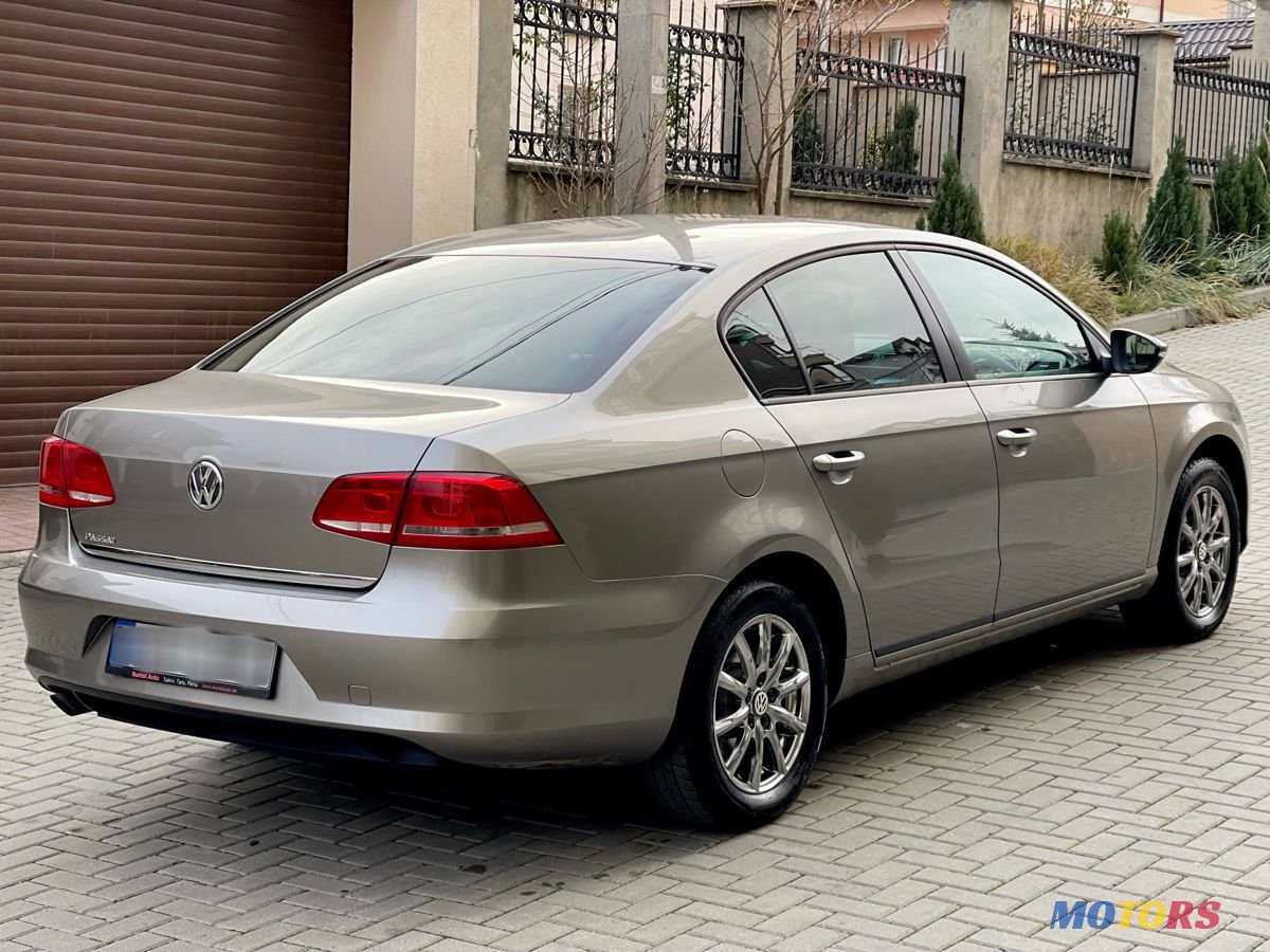 2013' Volkswagen Passat photo #4