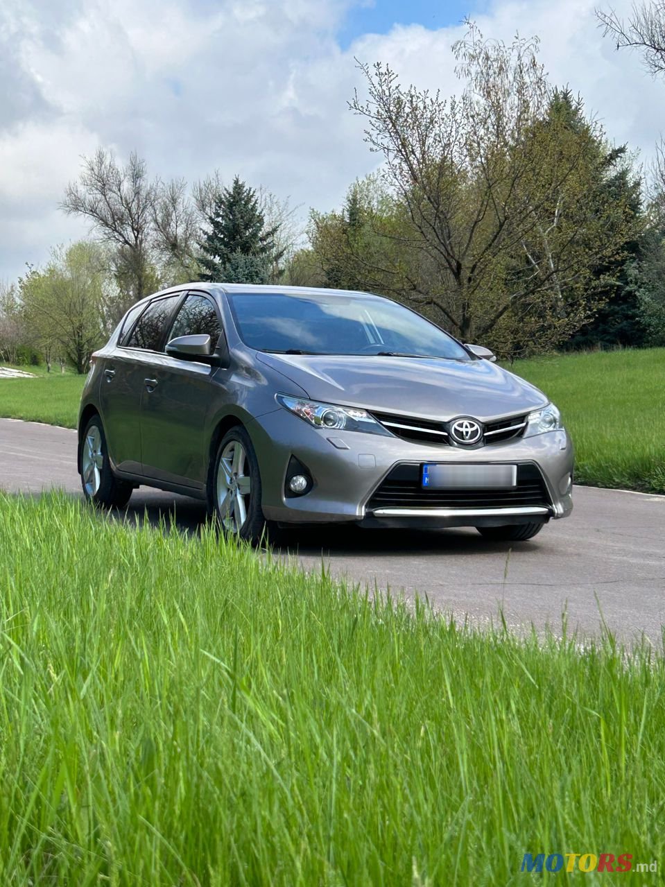2013' Toyota Auris photo #6