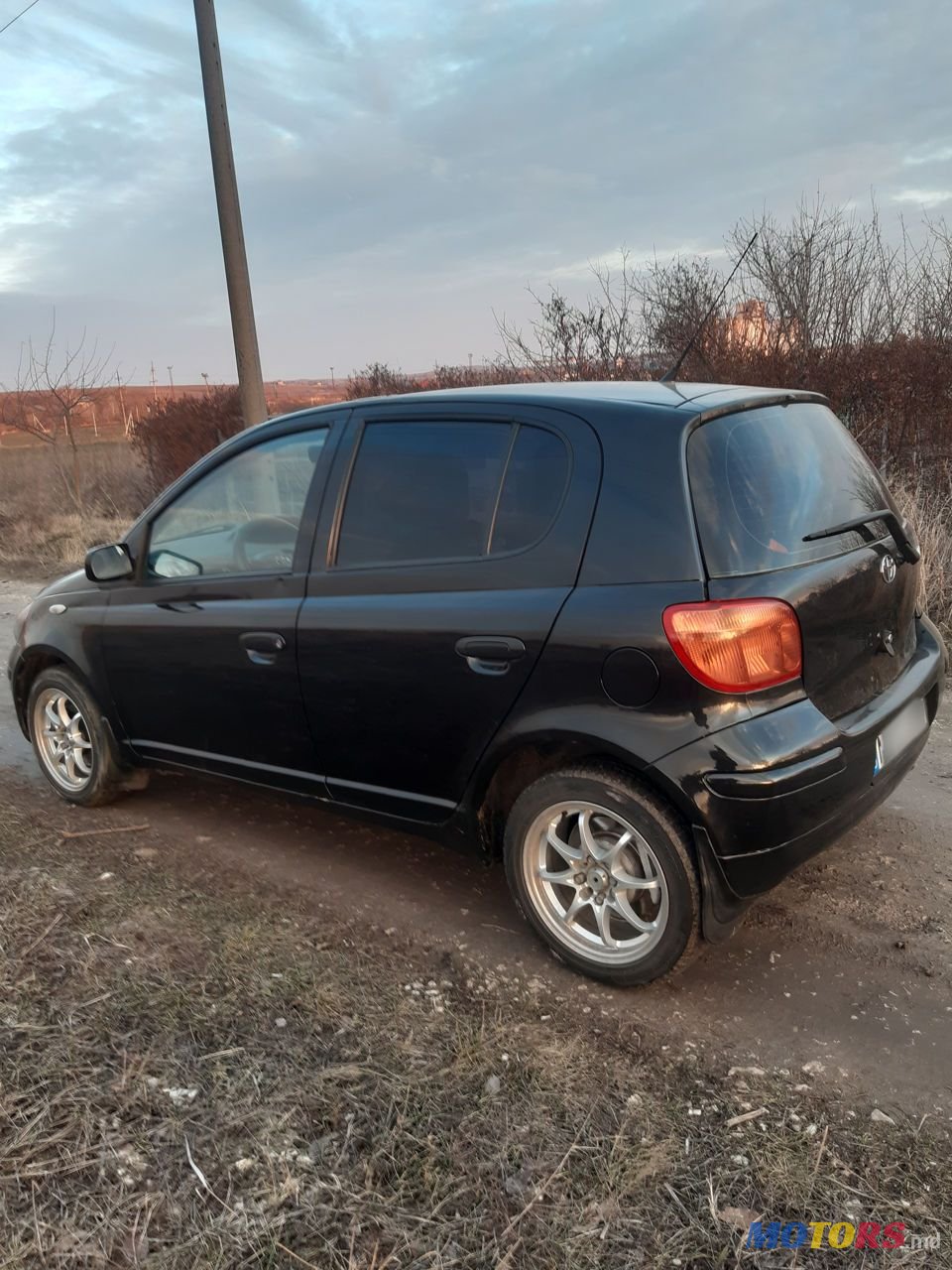 2004' Toyota Yaris photo #2