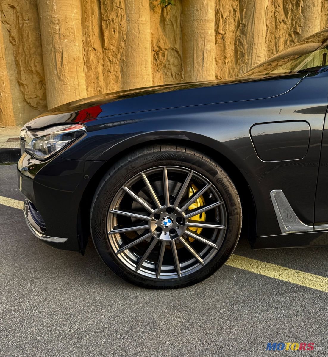 2016' BMW 7 Series photo #3