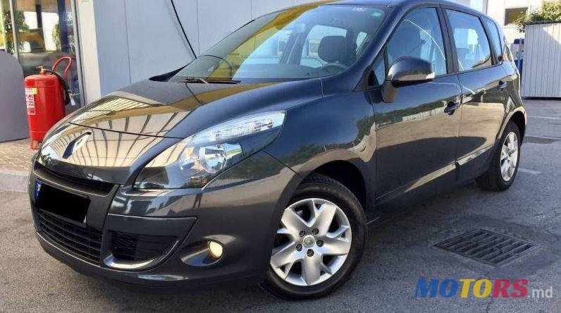 2011' Renault Scenic photo #1