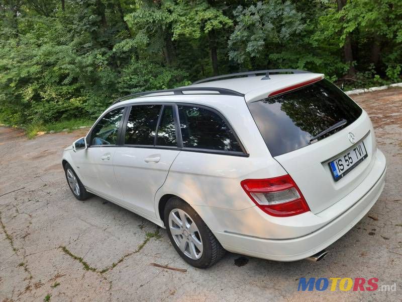 2010' Mercedes-Benz C photo #2