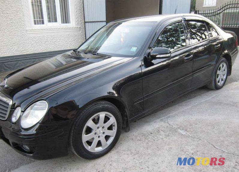 2007' Mercedes-Benz E photo #1