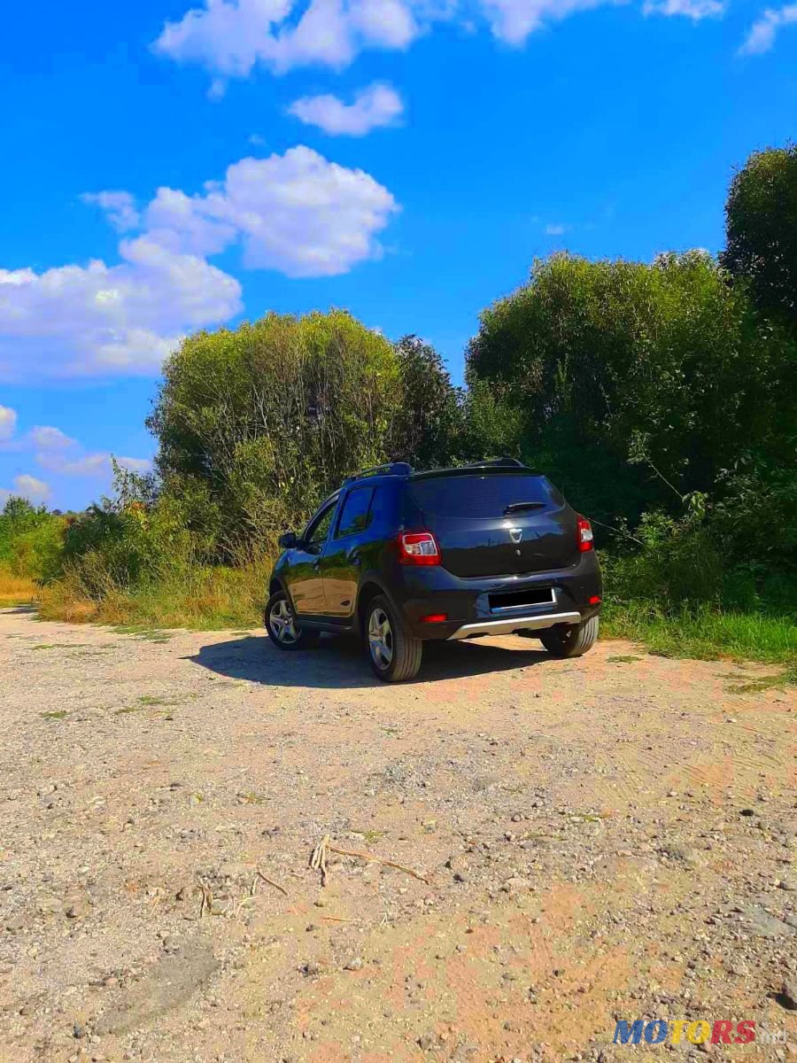 2013' Dacia Sandero Stepway photo #2