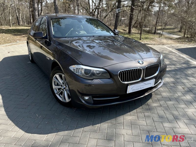 2012' BMW 5 Series photo #3