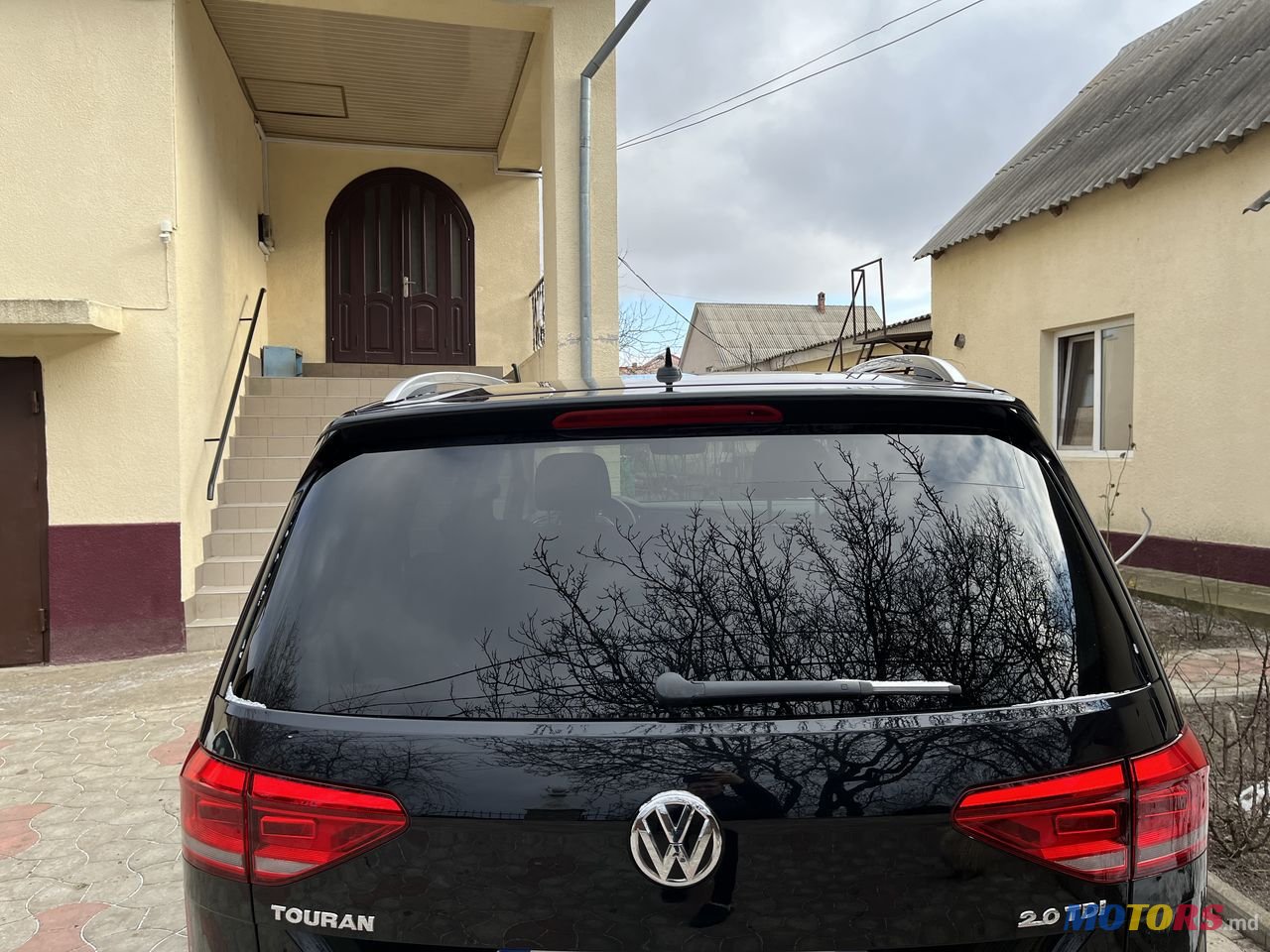 2017' Volkswagen Touran photo #3