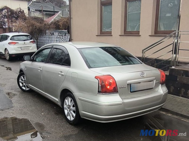 2004' Toyota Avensis photo #3