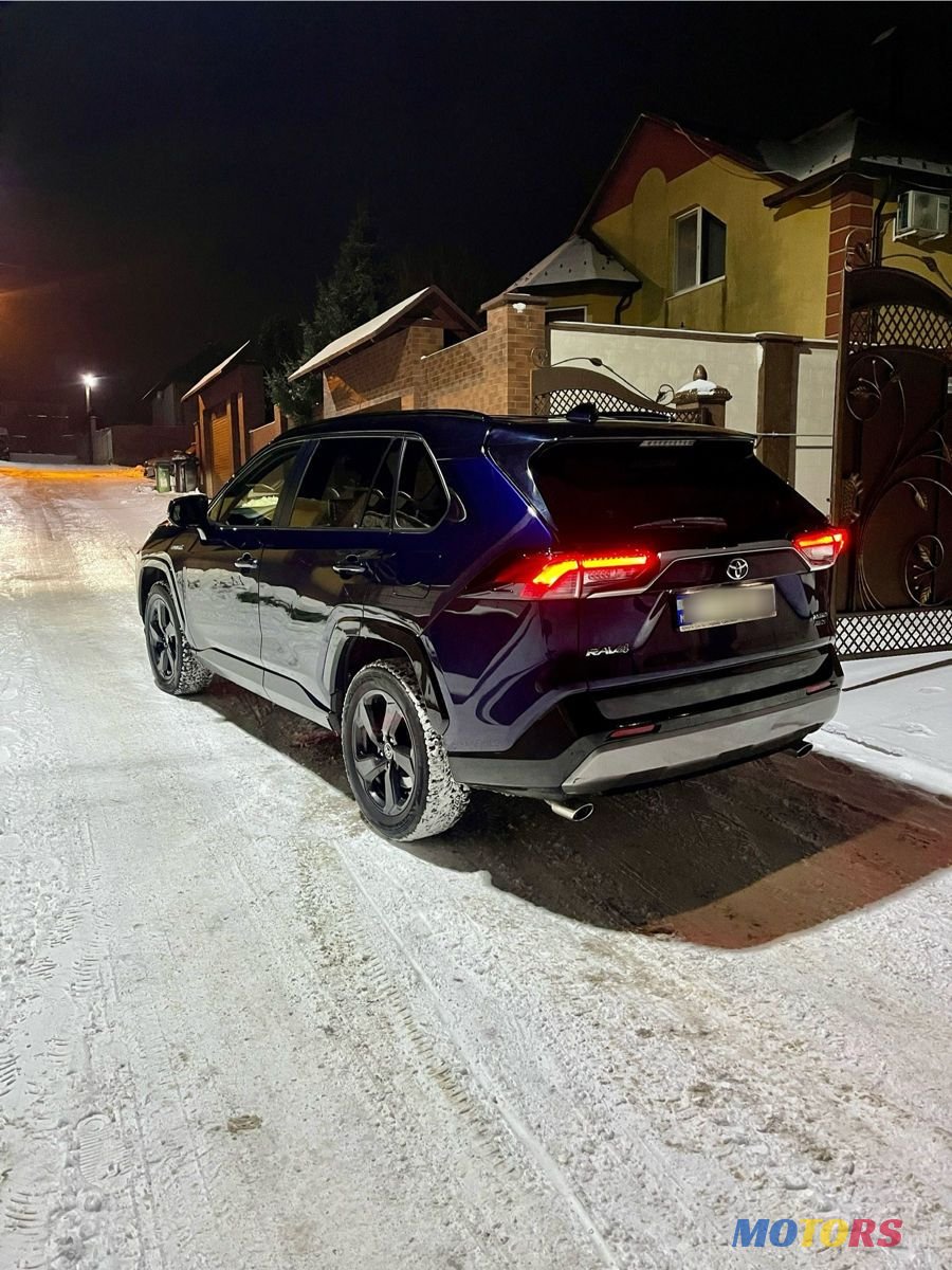 2019' Toyota RAV4 photo #2