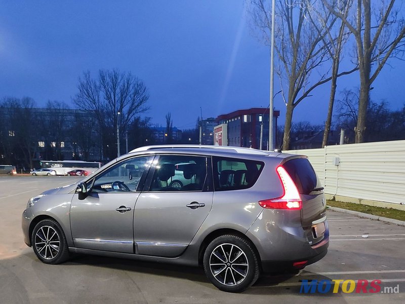 2013' Renault Grand Scenic photo #5