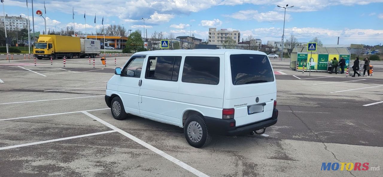 2003' Volkswagen Transporter photo #4