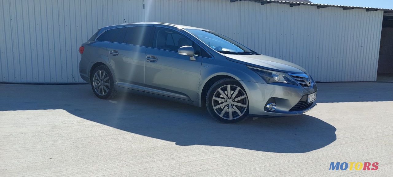 2012' Toyota Avensis photo #3