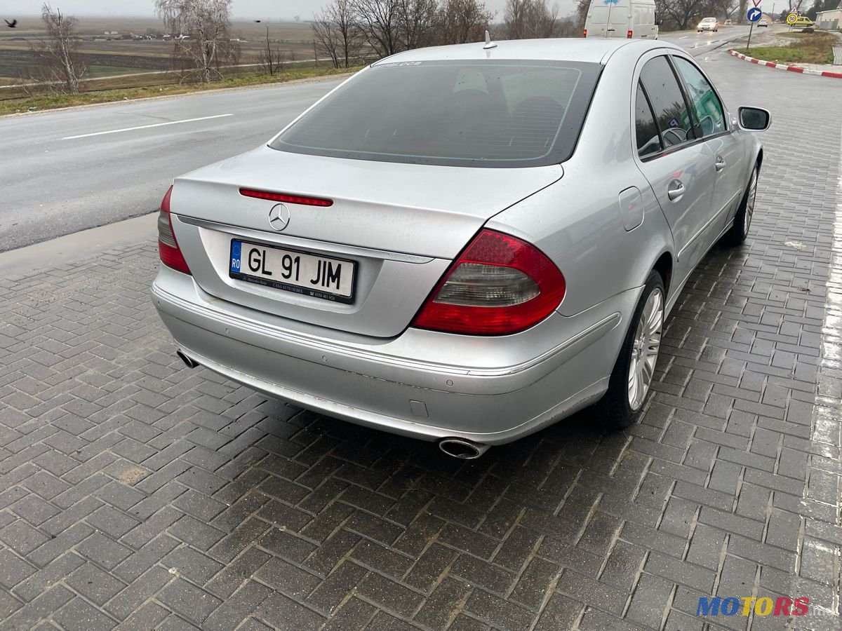 2008' Mercedes-Benz E Класс photo #3
