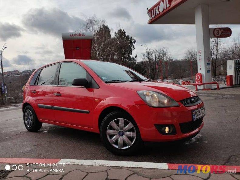 2007' Ford Fiesta photo #2